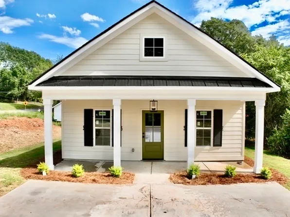 106 Adamson Dr, Carrollton, GA 30117