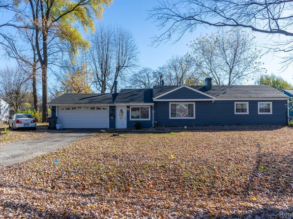 37310 Emery St, Clinton Township, MI 48036
