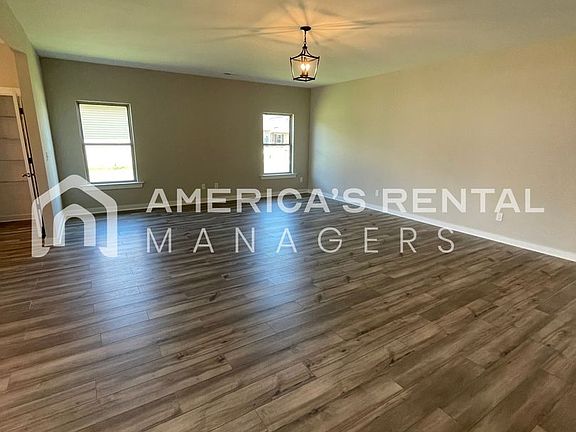 5th image of 108 Edisto Cir