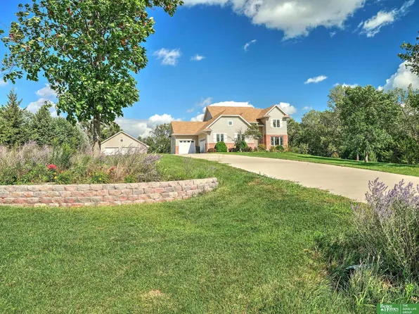 8 Daisy Trl, Wahoo, NE 68066