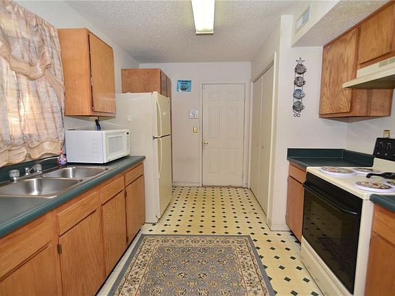 4th image of 4135 Orchard Valley Blvd