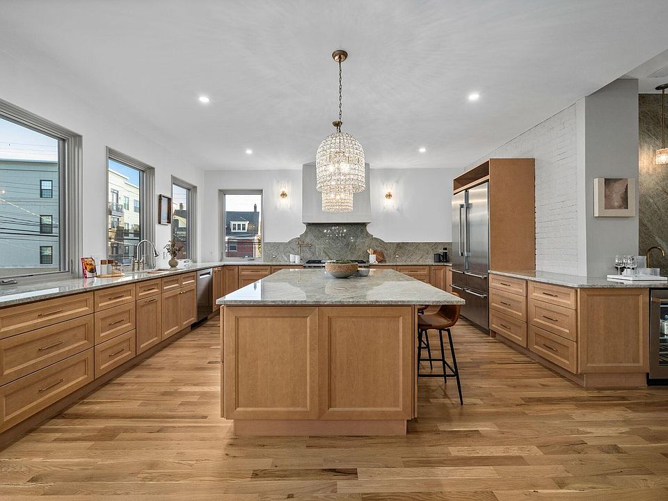 1st image of 34 Woodland Ave