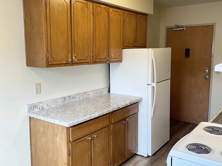 Oak Hills Apartments — Photo 5