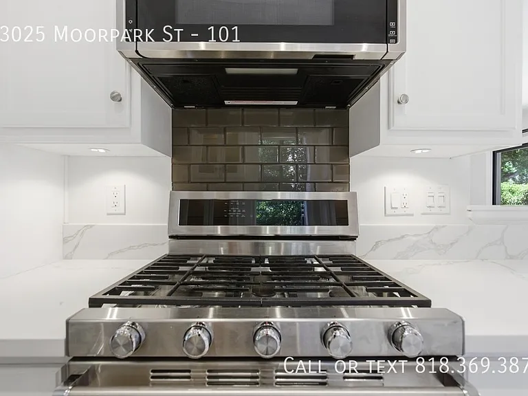 13025 Moorpark St #101 — Photo 16