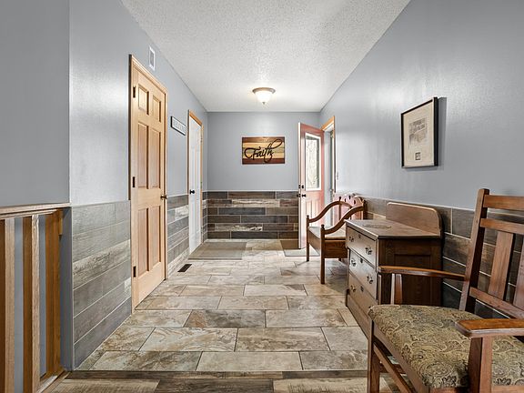 3rd image of 10100 Maple Ln