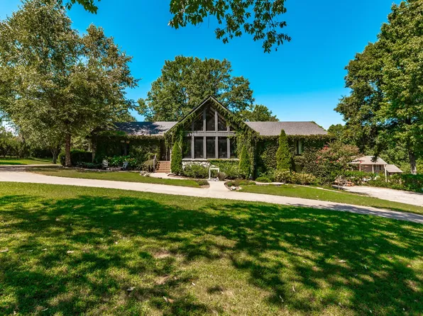559 Forest Retreat Rd, Hendersonville, TN 37075