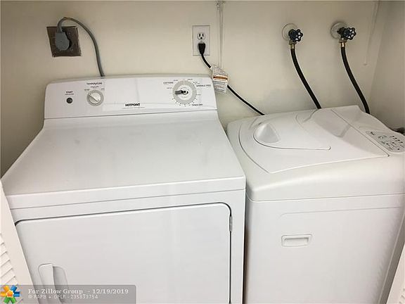 3rd image of 3145 N Palm Aire Dr APT 201