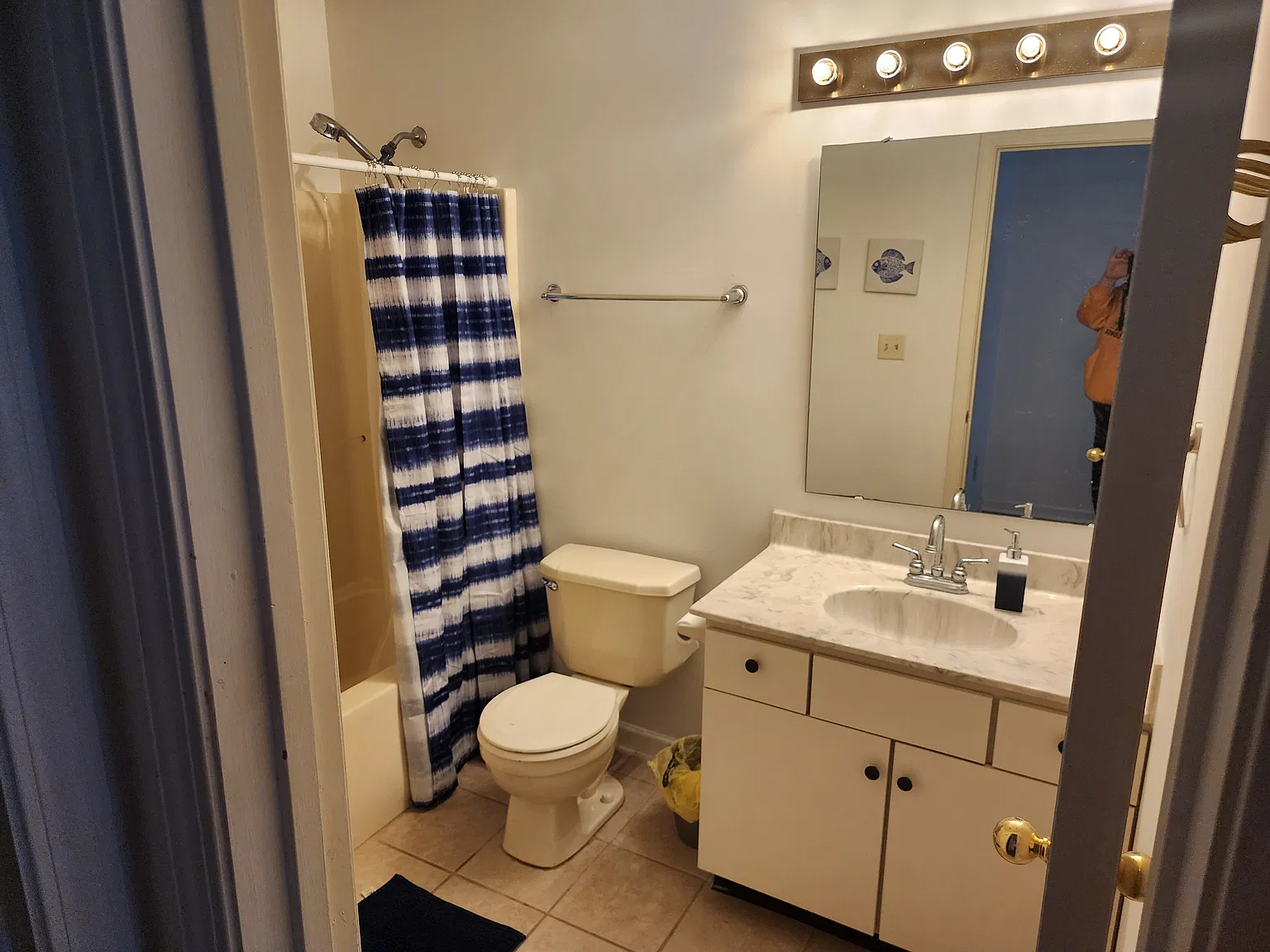 3 bed, 1300 sqft, $1,300 — Photo 2
