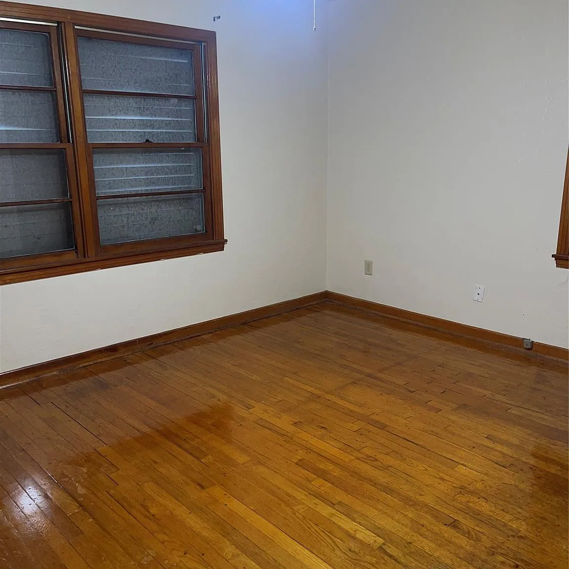 3 bed, 1.0 bath, 1302 sqft, $1,500 — Photo 3