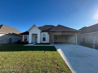 119 Lotus St, Broussard, LA 70518