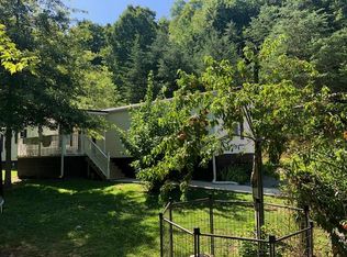 327 Sol Caldwell Right Rd, Stoney Fork, KY 40988