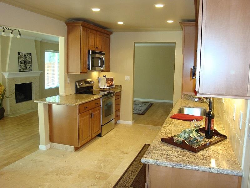 1st image of 77 Fountainhead Ct