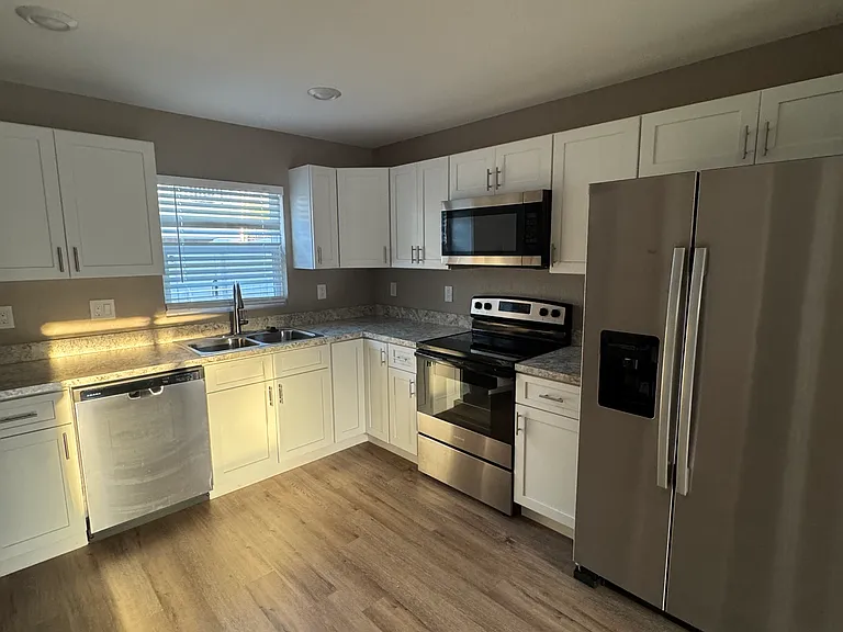 1149 Sycamore St #1149 — Photo 4