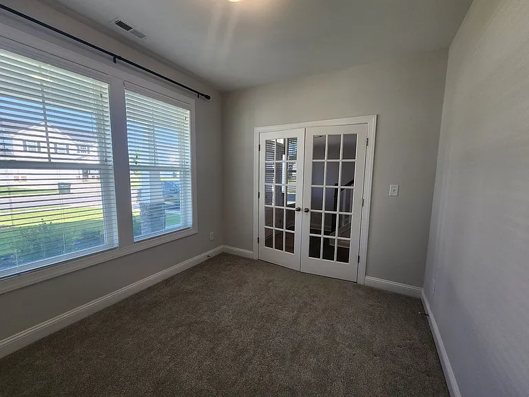 1808 Stackhouse Dr — Photo 5