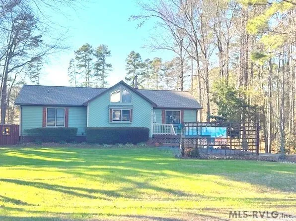 61 Longwood Dr, Bracey, VA 23919