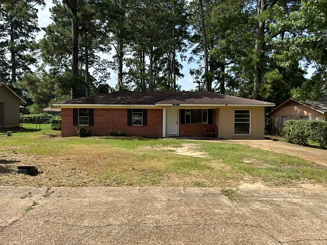 3 bed, 1.5 bath, 1150 sqft, $975 — Photo 3