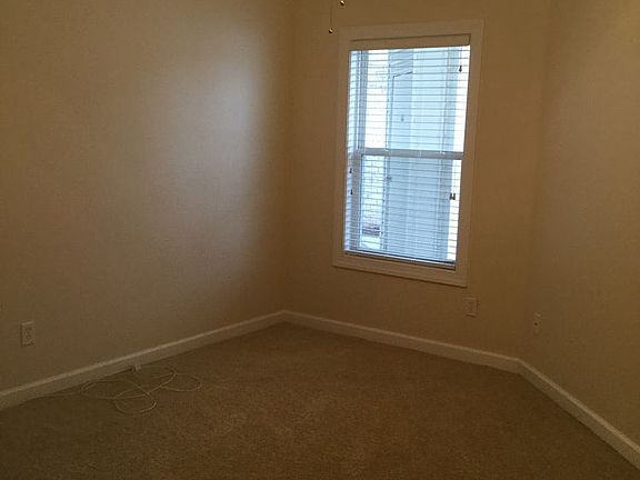 3rd image of 208 Fullford Ln Unit 202