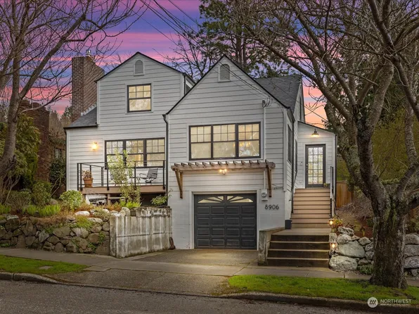 8906 45th Avenue SW, Seattle, WA 98136