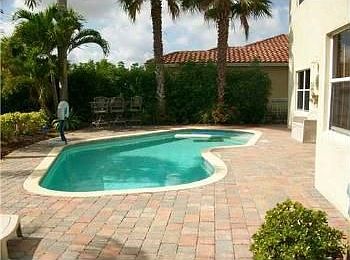 3rd image of 16544 NW 15th St