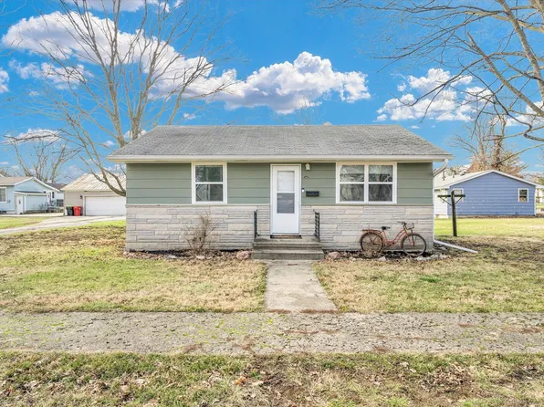 417 S Piatt St, Bement, IL 61813