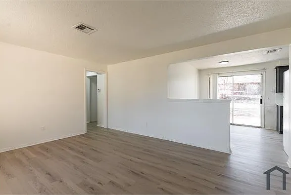 5 bed, 1456 sqft, $1,695 — Photo 4