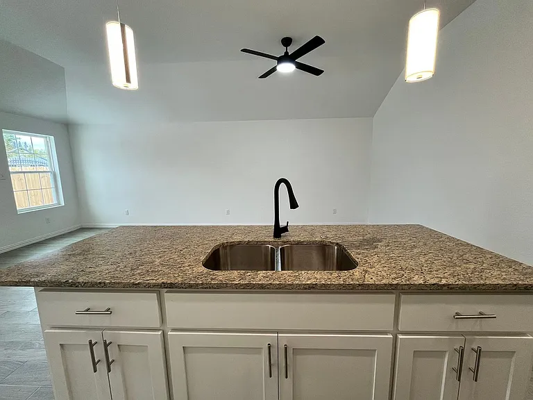 5706 Howell St #A — Photo 14