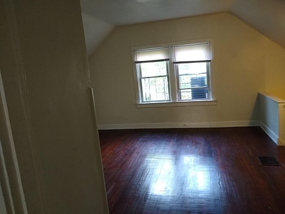 4th image of 3977 Lowry Ave