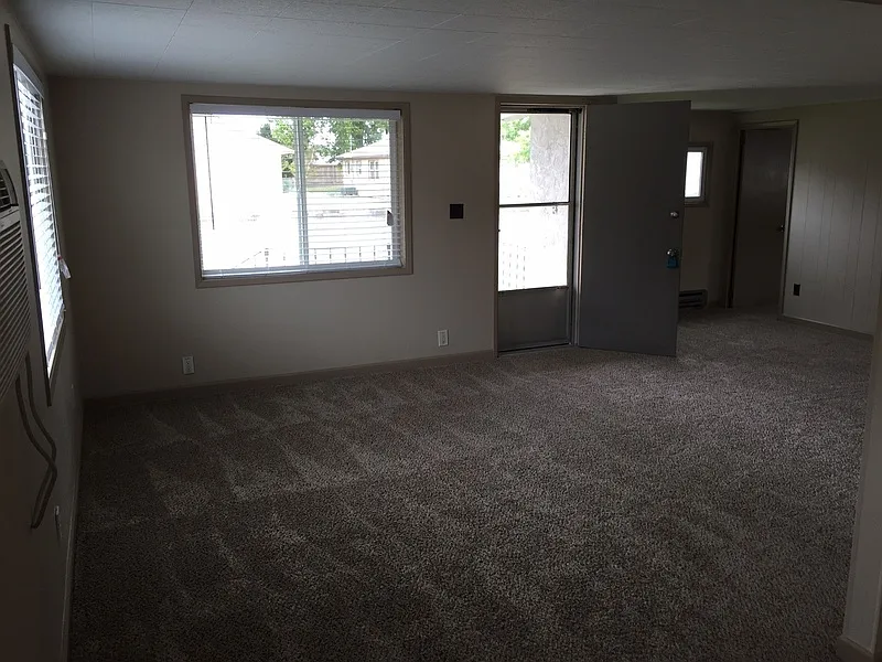 2 bed, 1.0 bath, 834 sqft, $1,400 — Photo 2