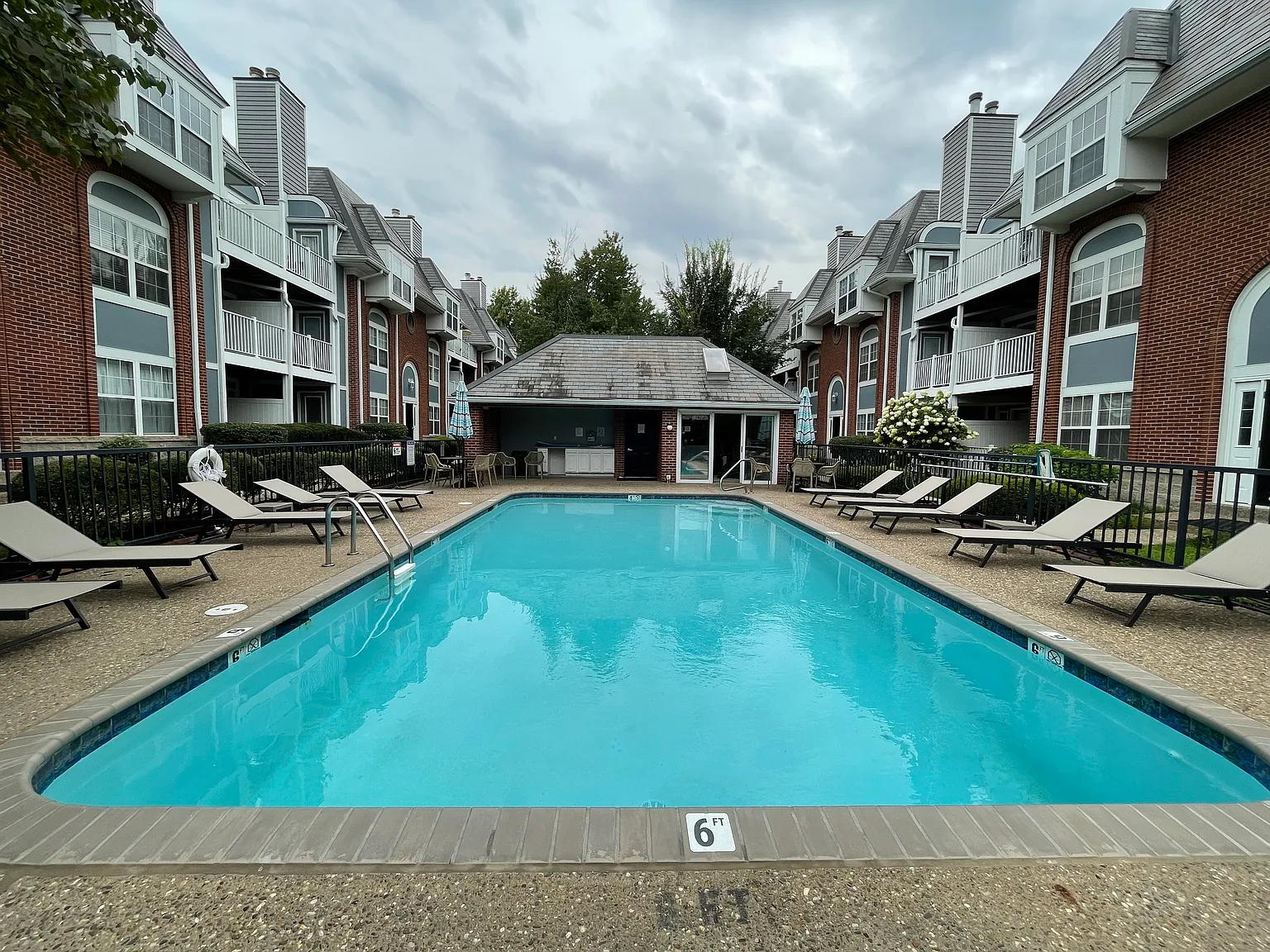 2 bed, 1500 sqft, $2,425 — Photo 3
