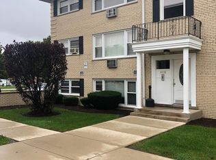 4938 N Leonard Dr, Harwood Heights, IL 60706