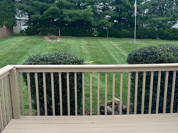 2nd image of 115 Brooksedge Dr