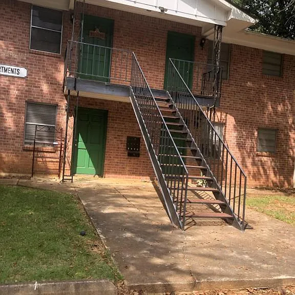304 Powers St — Photo 1