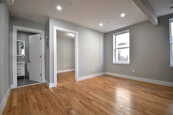 Rented by Voro, LLC | media 3