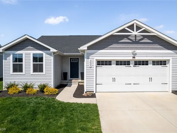 3883 Higgins Dr, Barberton, OH 44203
