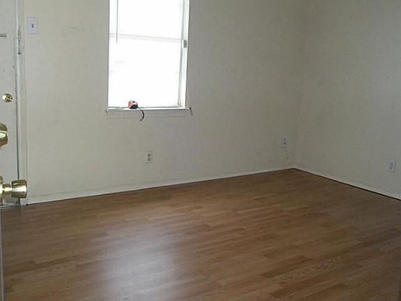 2nd image of 4846 Ramona Ave