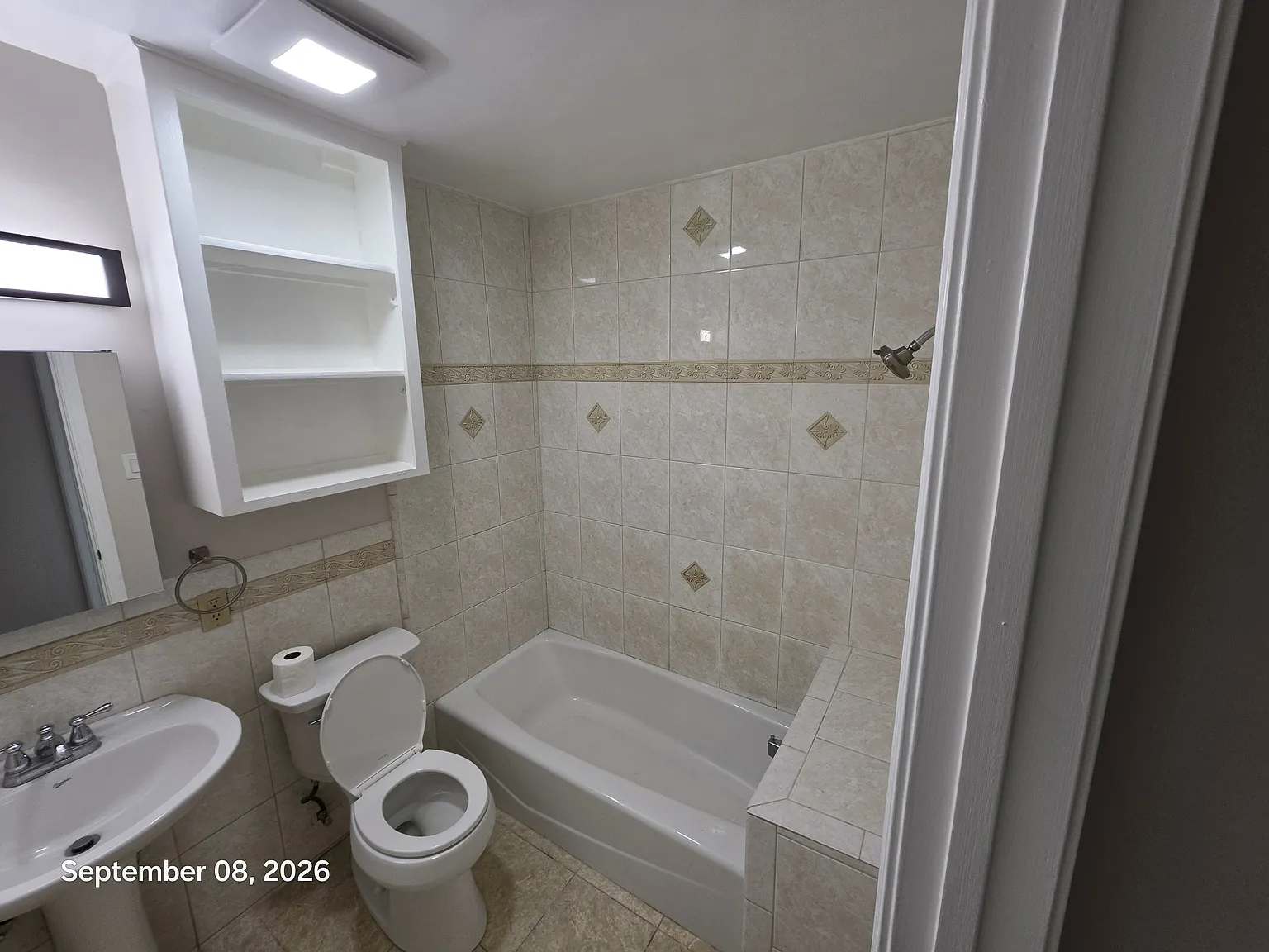 2 bed, 1000 sqft, $2,600 — Photo 3