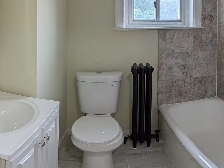 518 E Ashmead St — Photo 4