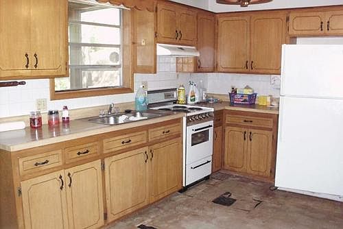 4th image of 115 Lakeshore Dr