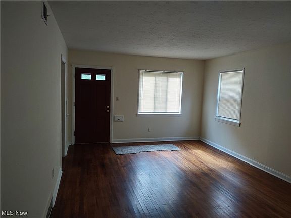 2nd image of 14014 Highlandview Ave
