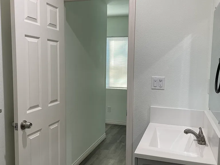1214 Helix St — Photo 7