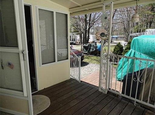 5th image of 154 Spruce St