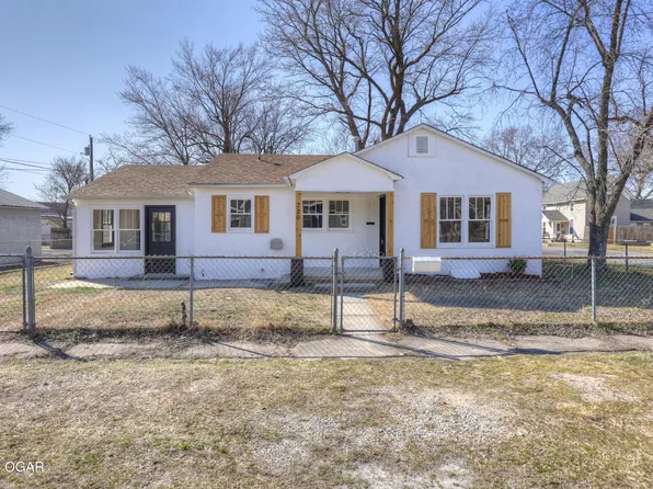 220 N Kentucky St, Carterville, MO 64835