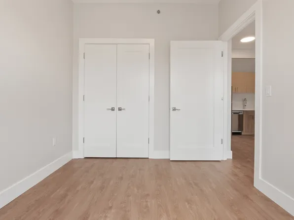 286 Rider Avenue image 9 of 12