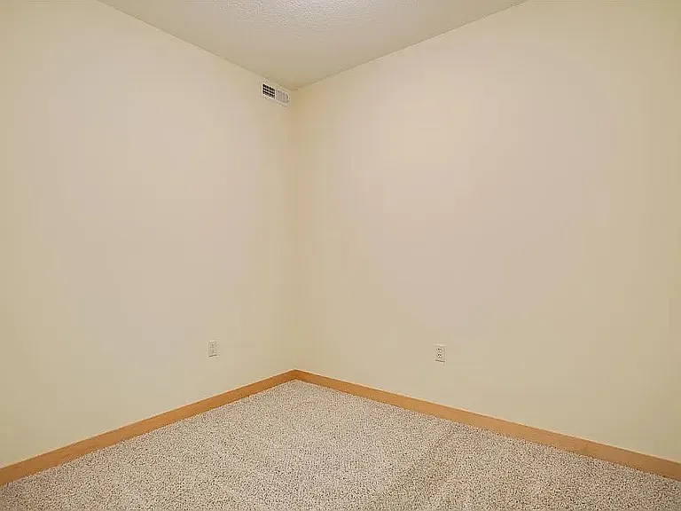 2600 University Ave SE #315 — Photo 11