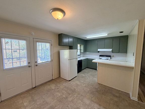 5th image of 1502 E Moore St