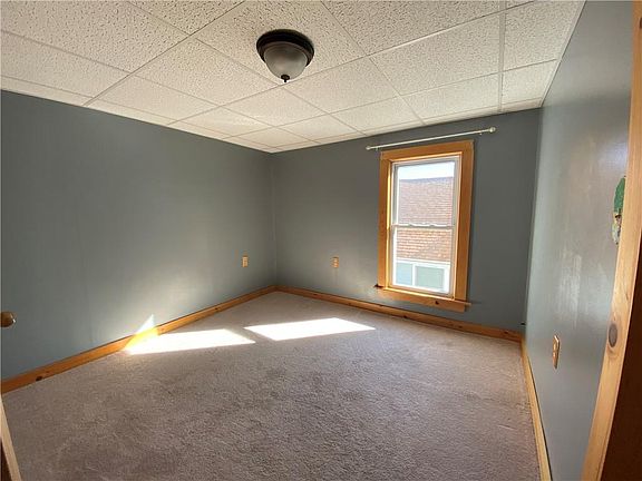 4th image of 7 Boggs St