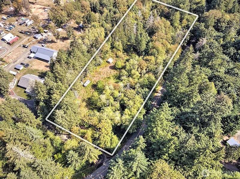 5th image of 60 SE Mable Taylor Lane