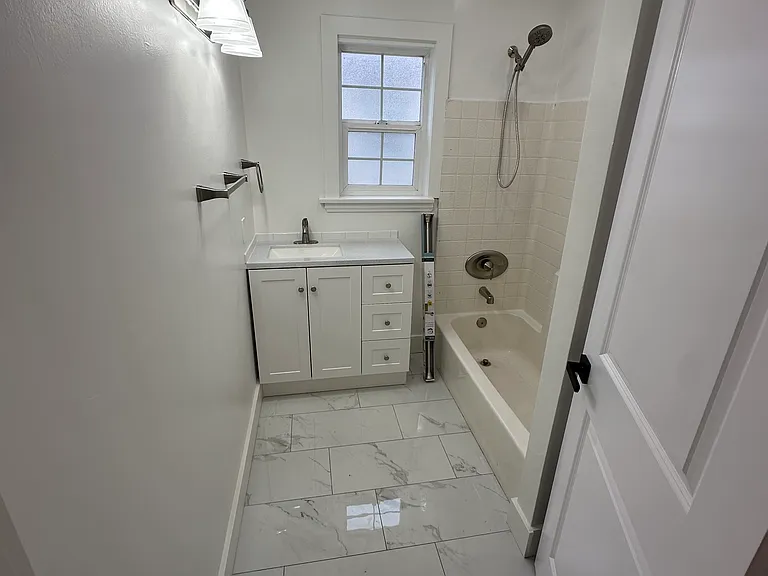 10923 S Firmona Ave — Photo 7