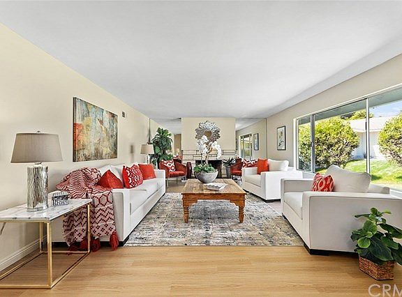 3rd image of 1018 Oakdale Ln