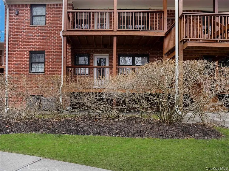 430 Somerset Dr #F — Photo 23